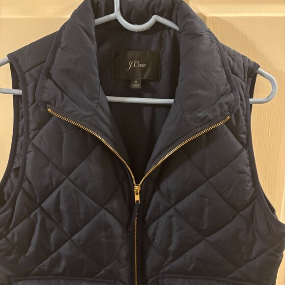 J. Crew Women's Navy Blue Quilted Puffer Vest with Snap Pockets ~ Medium ~ EUC - Picture 3 of 3